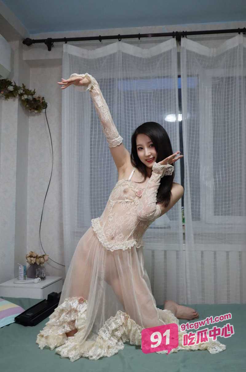 江西艺术学院舞蹈生曾蕊琳～无辜眼神让人迫不及待的想深入交流！ 配图