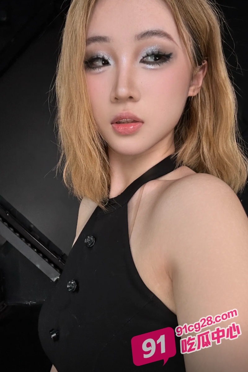 亚裔美女Alice 被捆绑起来强制性爱 大玩骑马大战！