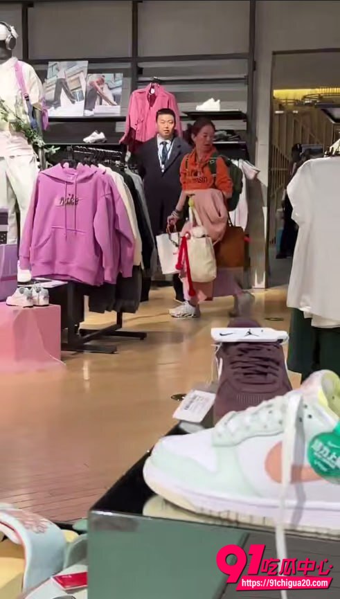 北京荟聚购物中心闹事现场4 北京荟聚购物中心闹事现场4