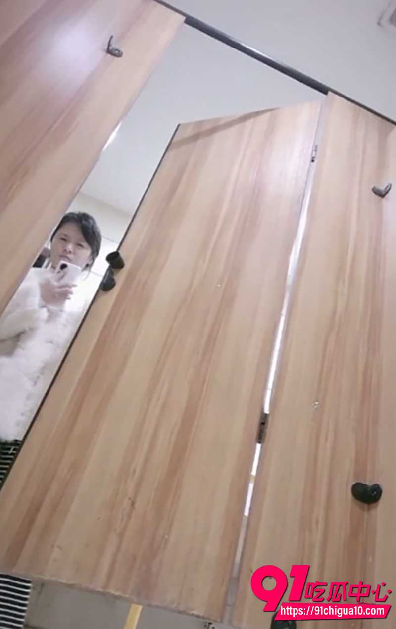 精品女厕后景偷拍 3 精品女厕后景偷拍 3