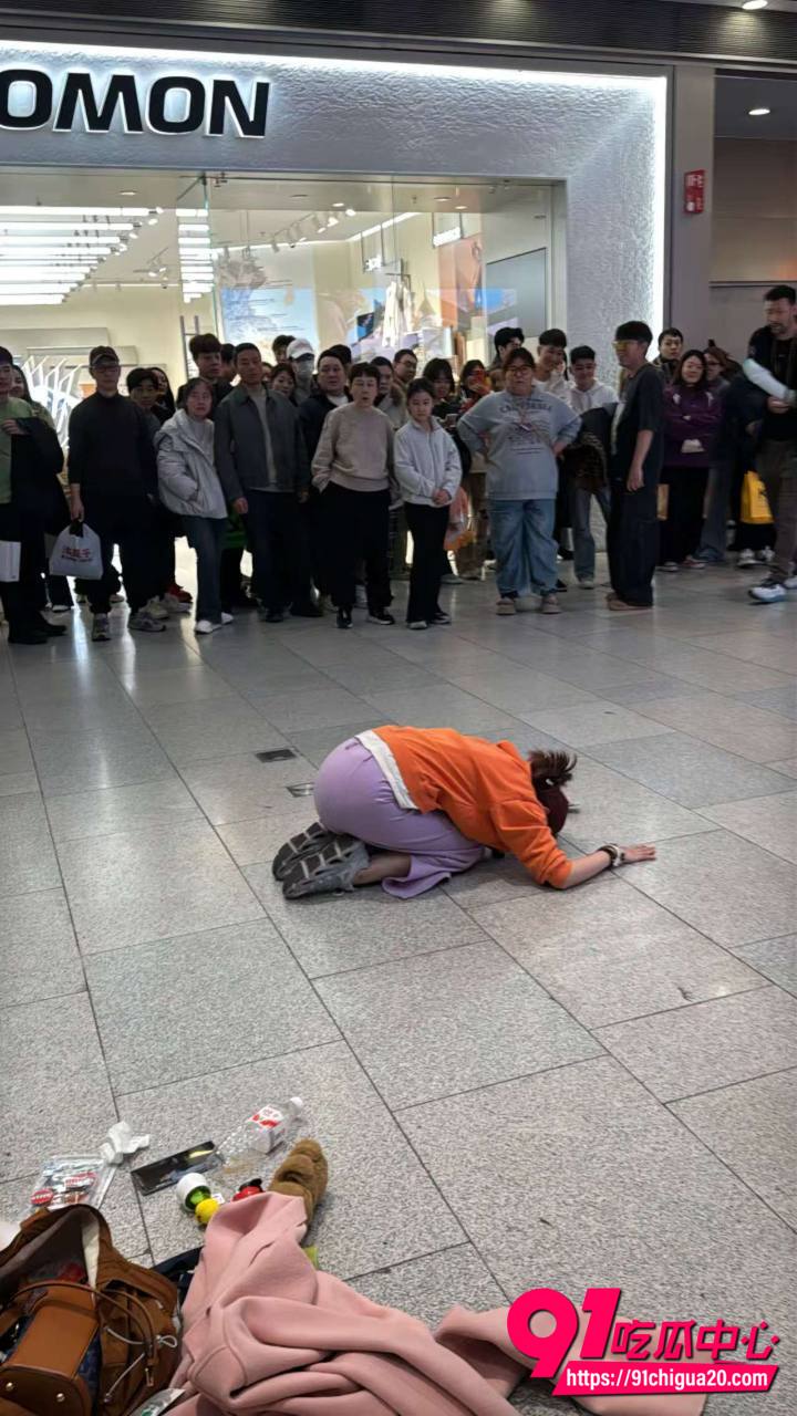 北京荟聚购物中心闹事现场3 北京荟聚购物中心闹事现场3