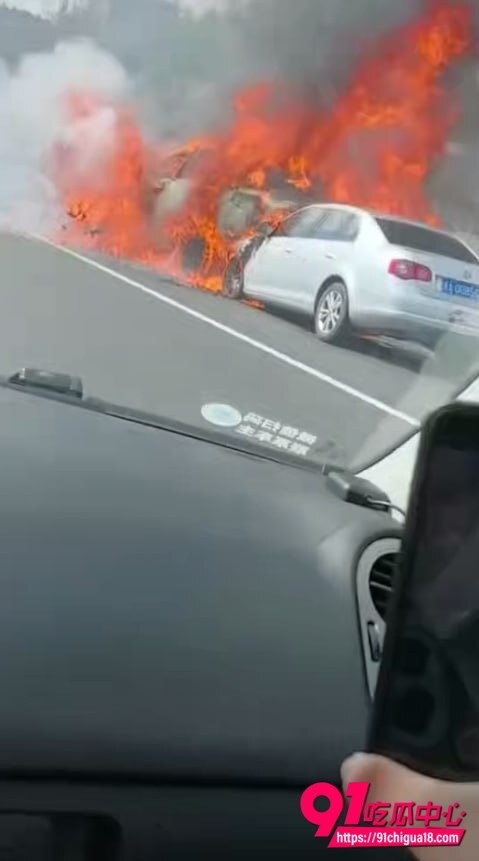 G60沪昆高速衢州段车祸现场2 G60沪昆高速衢州段车祸现场2