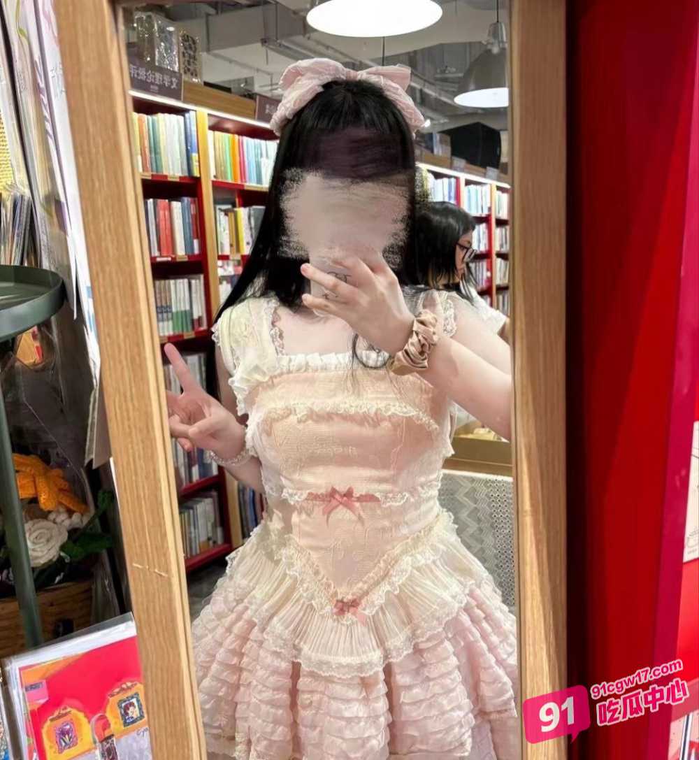 大神约炮拜金学生妹 性爱自拍合集 清纯嫩妹被调教成母狗后入猛操 配图