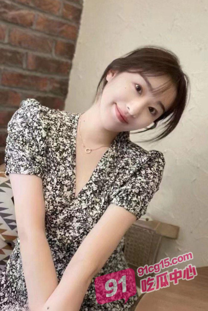 清纯美女的淫荡事 上海美女叶璇与男友青岛旅拍 走到哪操到哪!