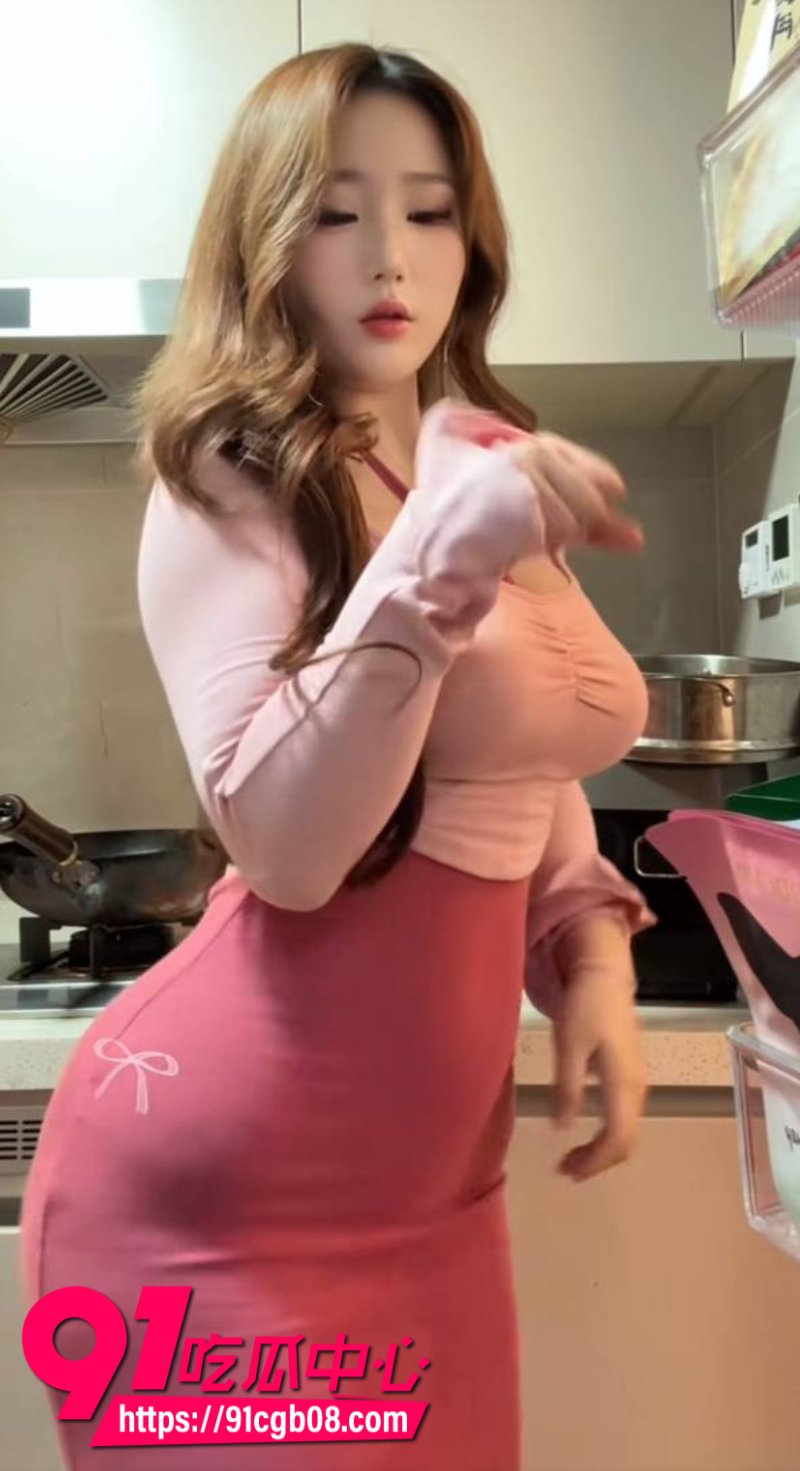 抖音136W粉丝女网红 霸王龙女孩美美 给榜一大哥定制的 诱惑视频曝光