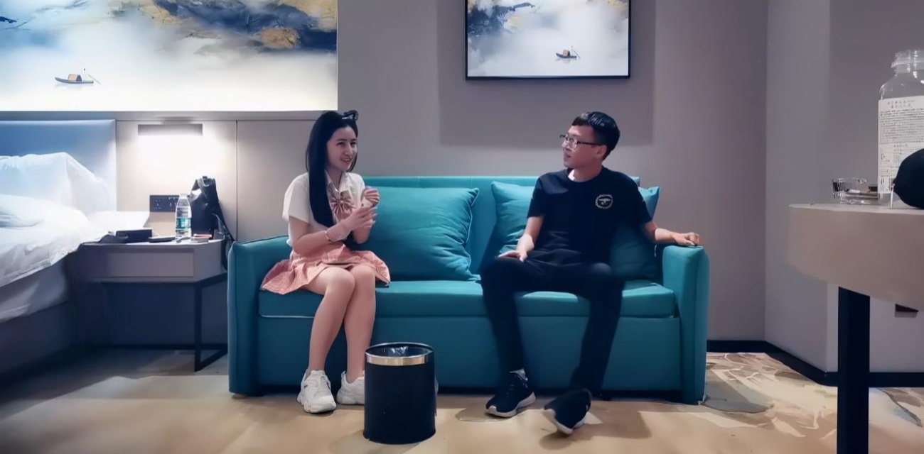 探花黄先生约炮极品黑丝JK清纯妹 酒店床上口交骑乘后入狂干 黑丝长腿被干到发软