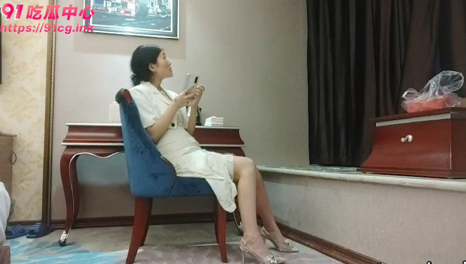 轻一点 求你了--矫情做作的闷骚女 吃硬不吃软 必须给点颜色瞧瞧！