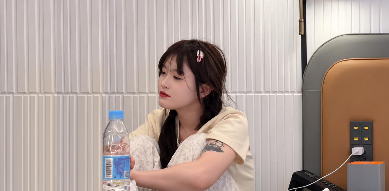 杏吧探花大神王安全 3000块约炮东北甜妹 妹子的肥美翘臀被大神花式打桩 整个房间充斥淫叫声
