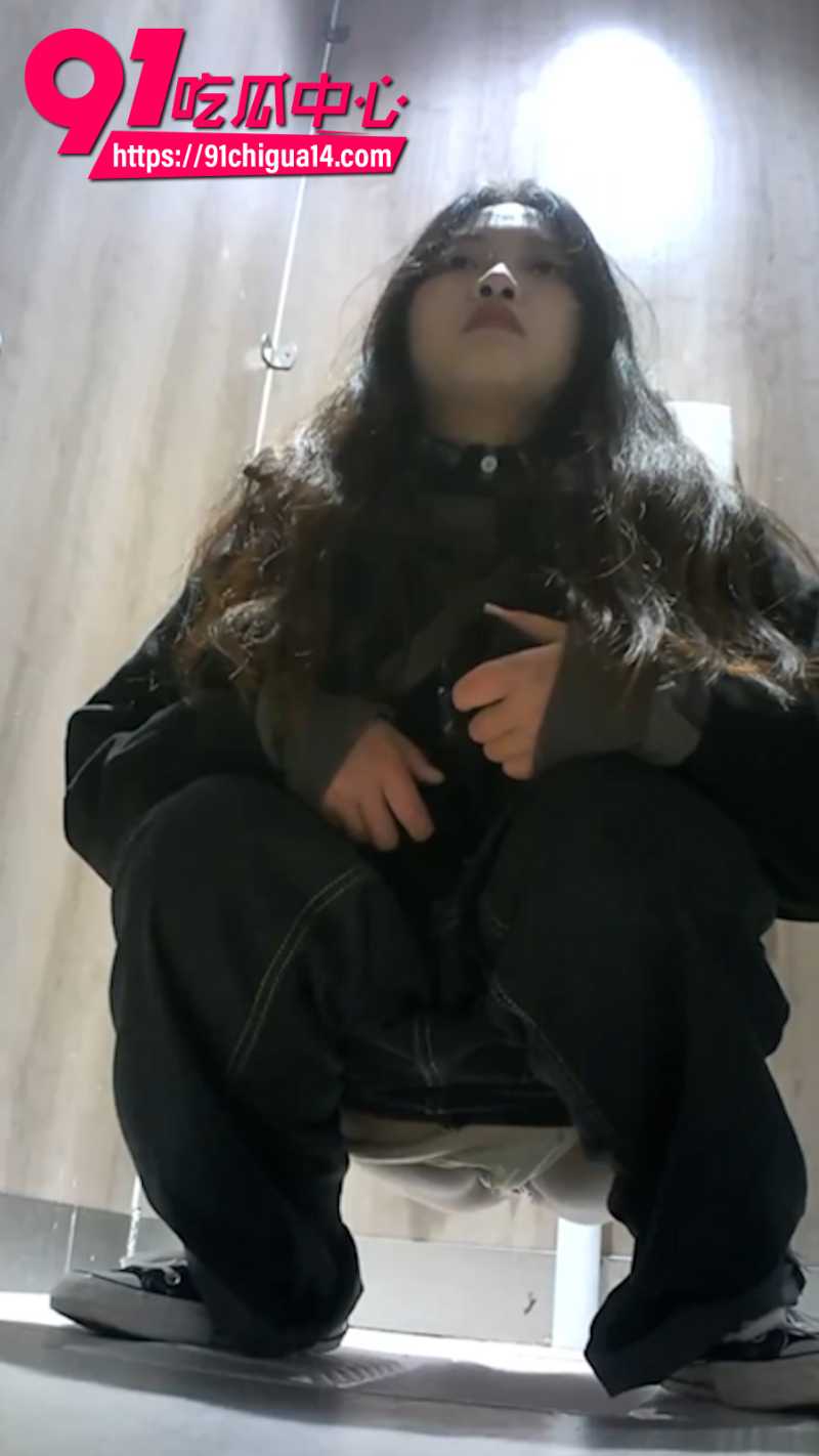 厕拍大神在商场女厕所安装针孔摄像头13 厕拍大神在商场女厕所安装针孔摄像头13