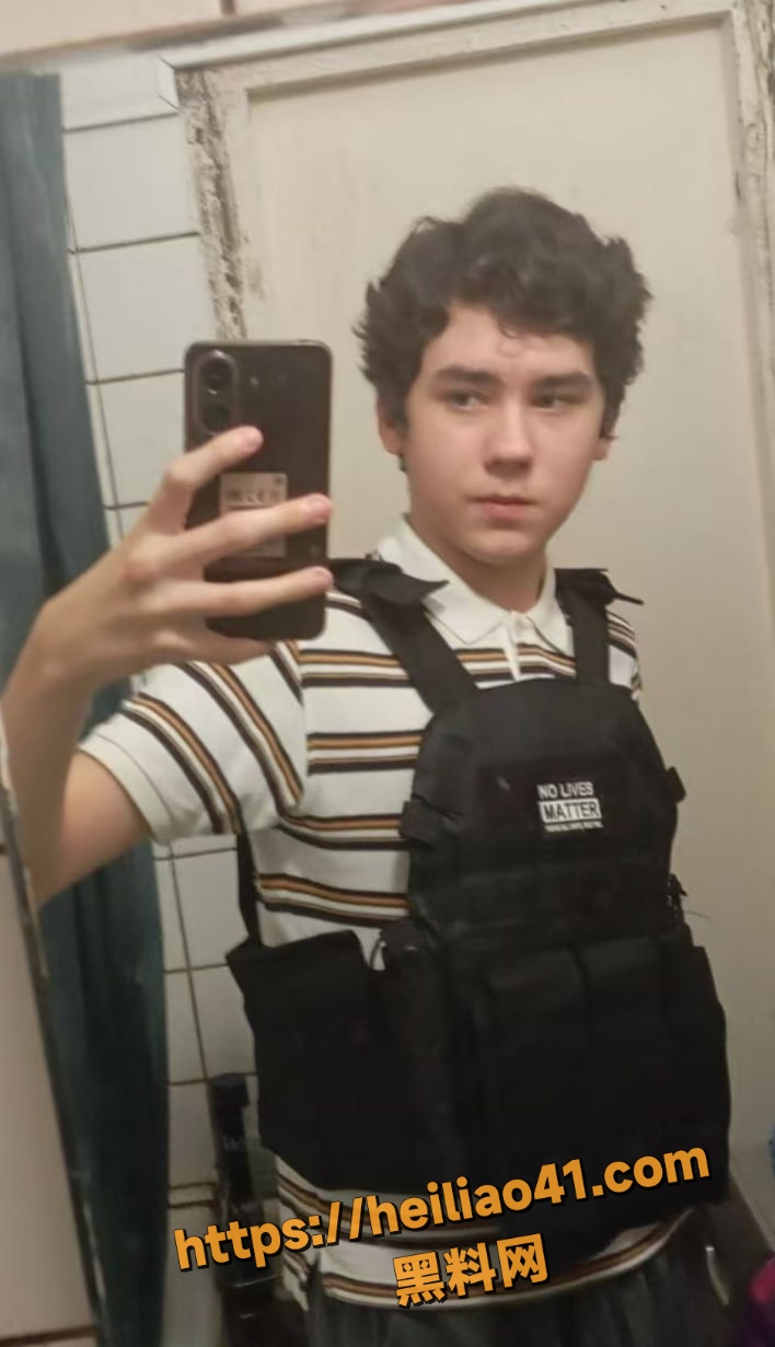 俄罗斯莫斯科近郊学校 惊现持刀血案 少年刀仔化身杀人恶魔致一死两伤 现场视频曝光！