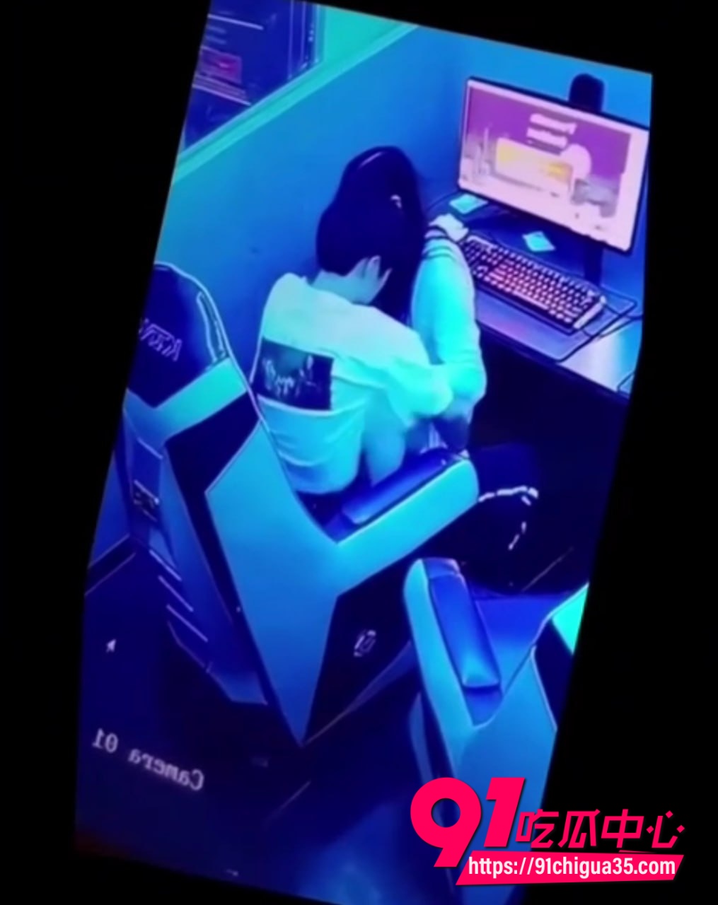 情侣网吧做爱视频5