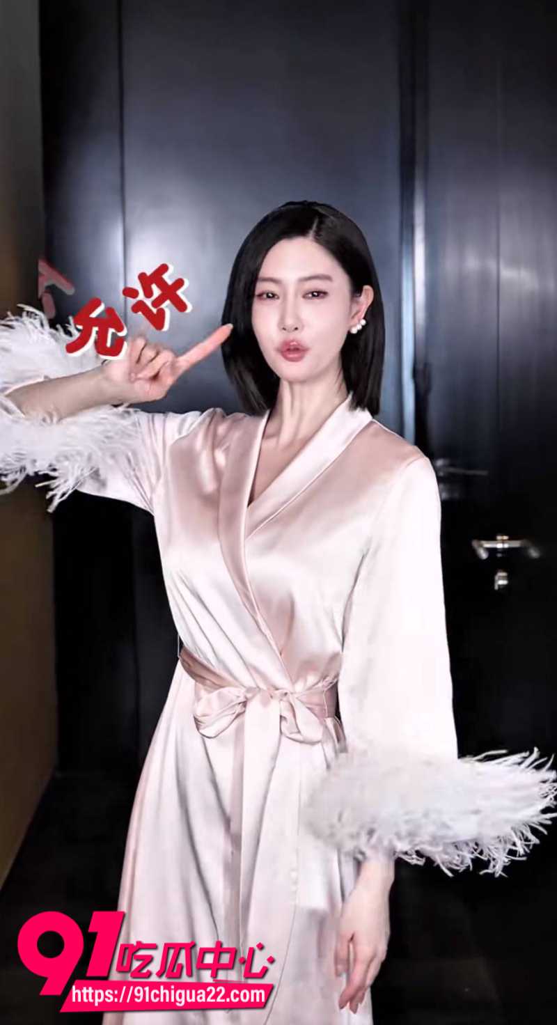 韩国丑闻女王克拉拉遭韩国封杀后竟现身包贝尔新电影5 韩国丑闻女王克拉拉遭韩国封杀后竟现身包贝尔新电影5