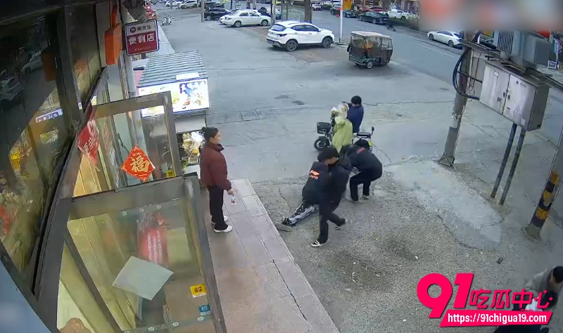 小伙群殴单人9 小伙群殴单人9
