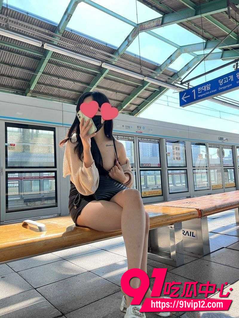 韩国延世大学硕士研究生梦雅跟男友自拍的性爱视频意外流出0