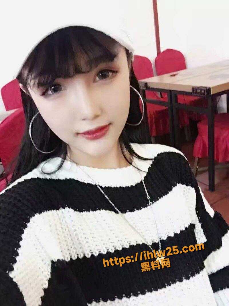 同济大学反差学生妹 大四学姐 李妍 被大叔包养玩调教 学姐这榨精机差点把大叔吸干 弄的大叔汗如雨下！