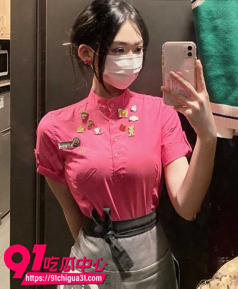广州白云富二代小伙在麦当劳猎艳兼职学生妹5