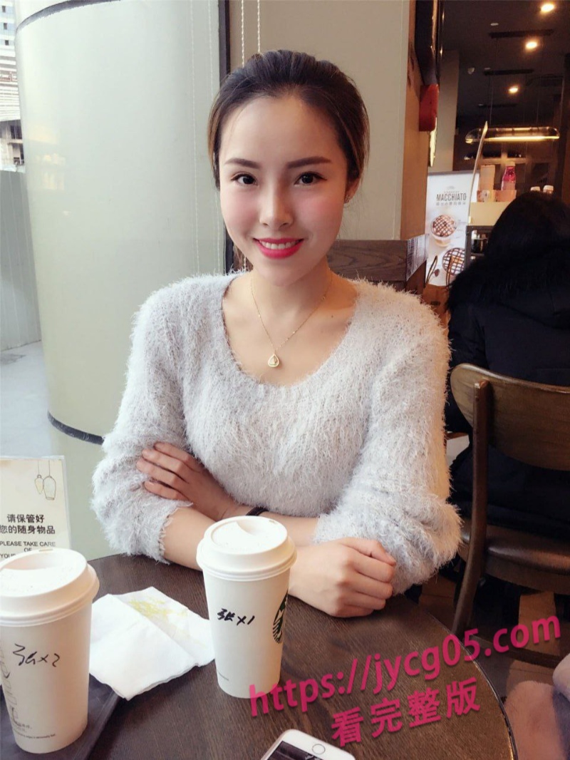 探病变偷情？成熟少妇与情夫独处病房 激情互动全程曝光 配图2