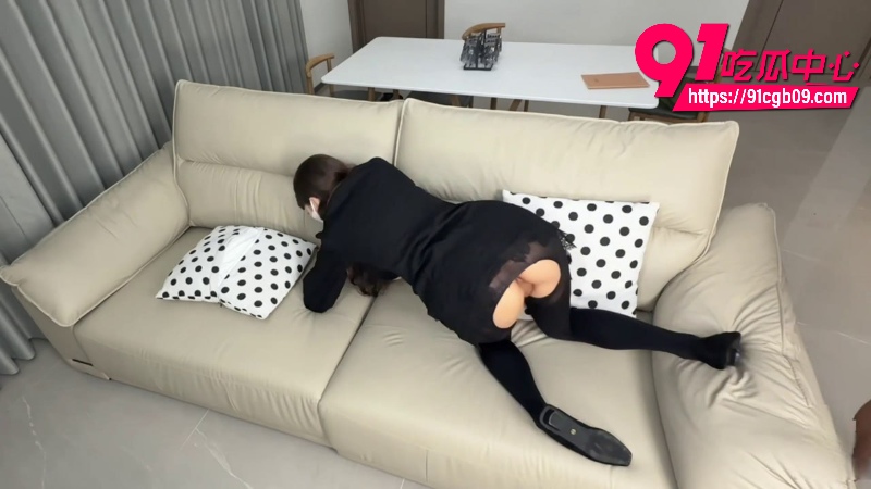 黑丝巨乳教师情深叉喔