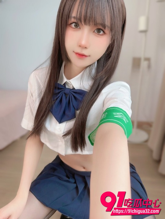 极品福利姬布丁大法最新写真 变态学生会长黑丝制服 肛门拉珠后入猛操高潮喷水!