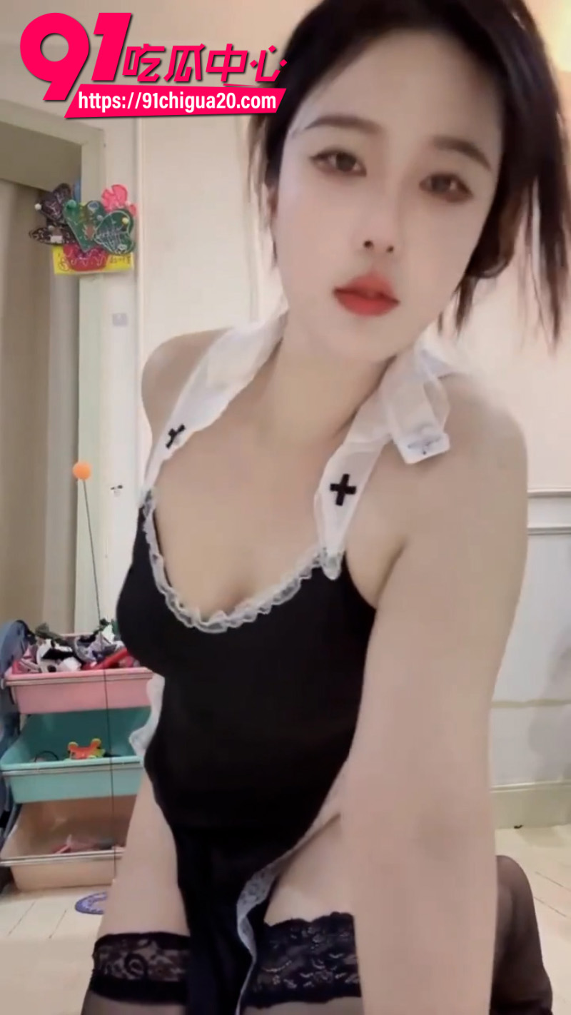 抖音92w粉丝大奶少妇顺顺妈定制裸舞福利2 抖音92w粉丝大奶少妇顺顺妈定制裸舞福利2