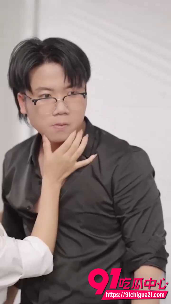 擦边短剧职场热恋曲2