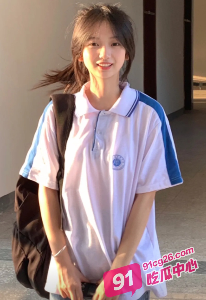 父女乱伦之和女儿的缠绵 途中她闺蜜打电话过来 惊险又刺激！