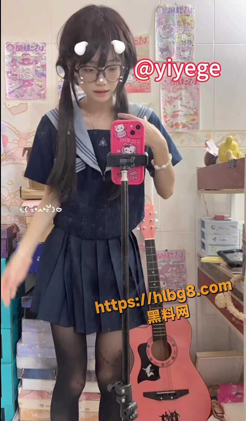 推特女菩萨 yiyege 极萝莉 超真实自拍全裸展示稚嫩胴体 手指狂扣粉嫩小穴!