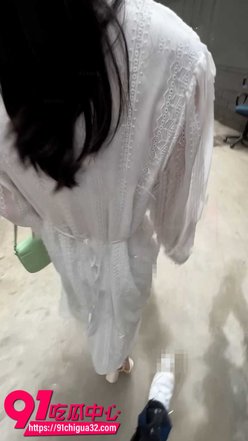 推特大神江南第一深情 约炮初中语文老师 极品白嫩女老师在酒店彻底放飞自我