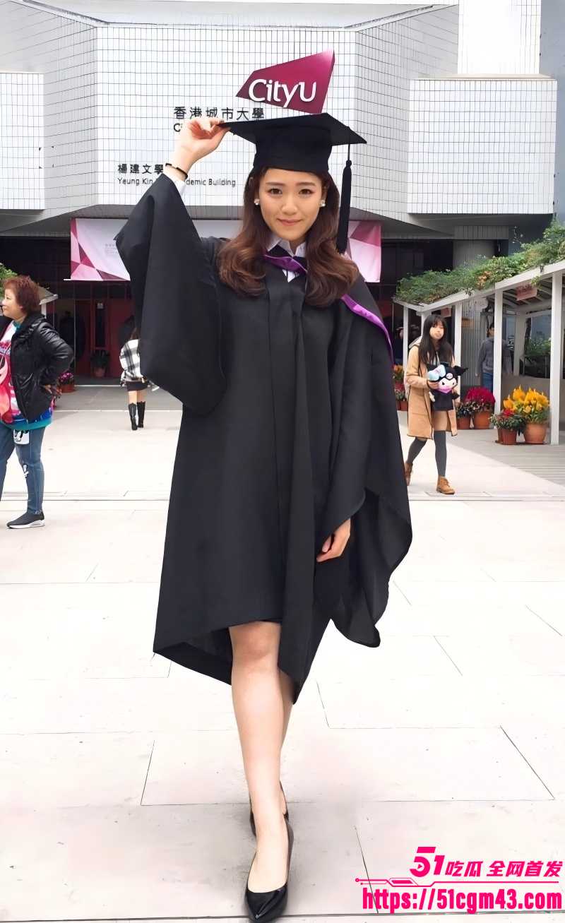 女教师出轨被调教喝尿04 女教师出轨被调教喝尿04