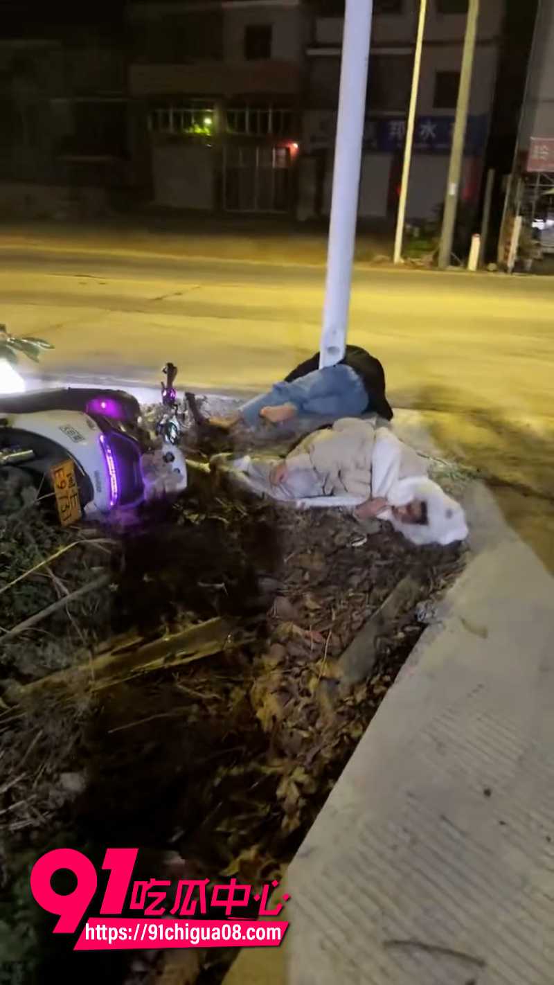 福建9号电车鬼火少年带着妹子炸街结果命丧当场12 福建9号电车鬼火少年带着妹子炸街结果命丧当场12