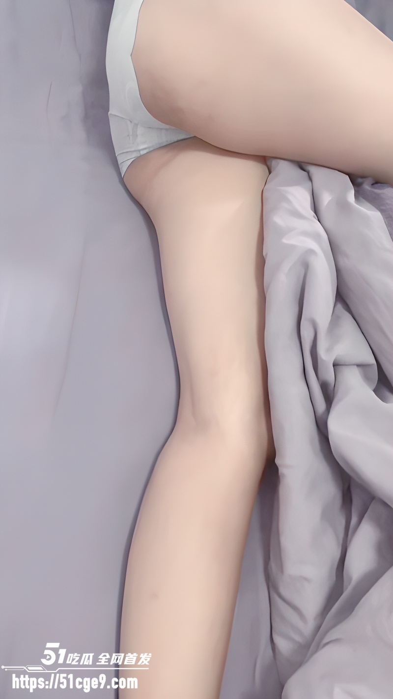51原创和妹妹同居的日子 1 51原创和妹妹同居的日子 1