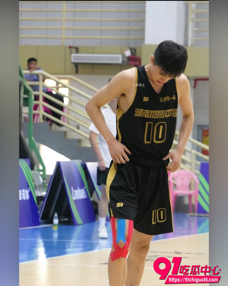 湖南地质中学校草谭杰文 18 湖南地质中学校草谭杰文 18