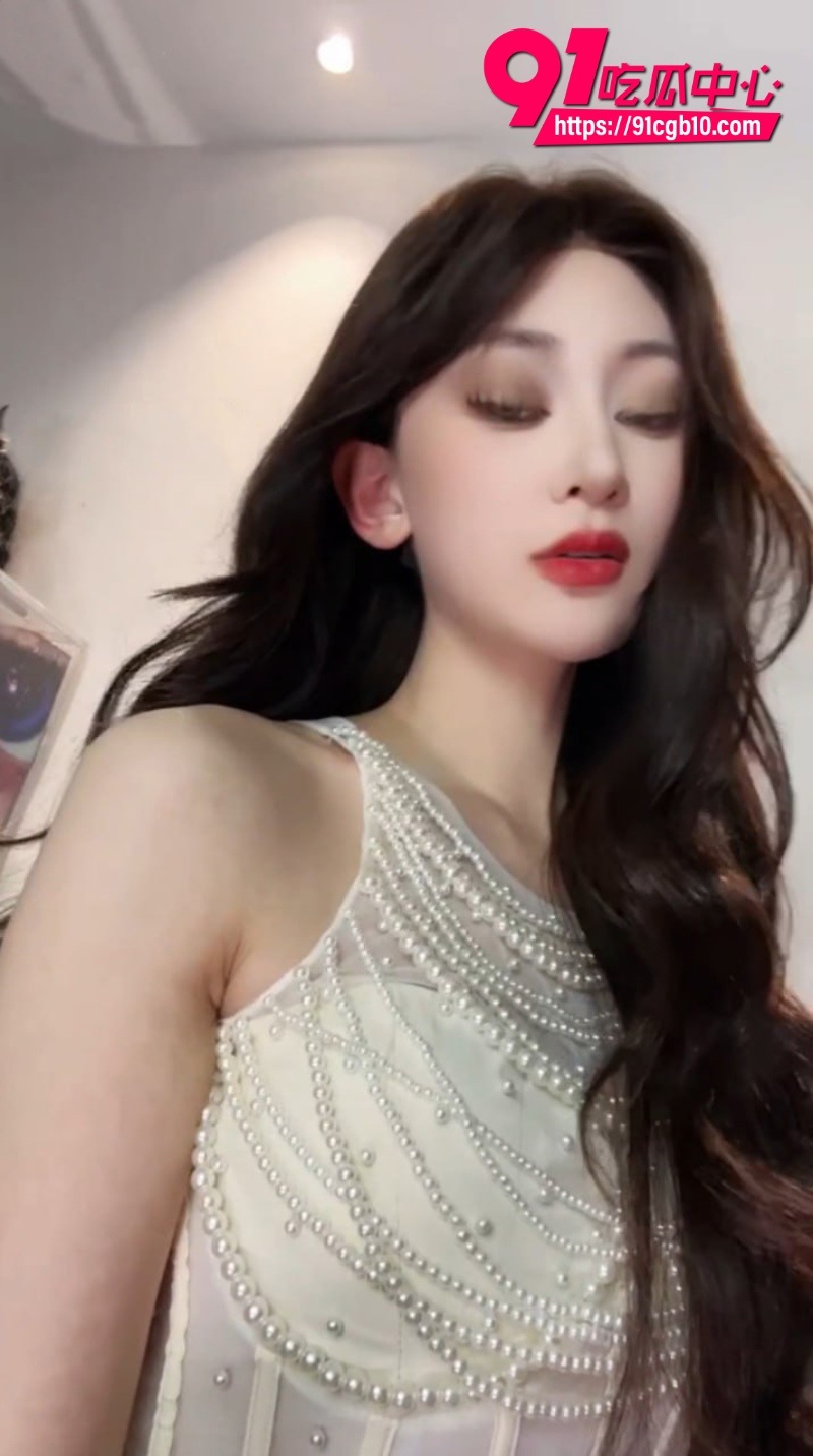 女王艾琳直播调教男奴6