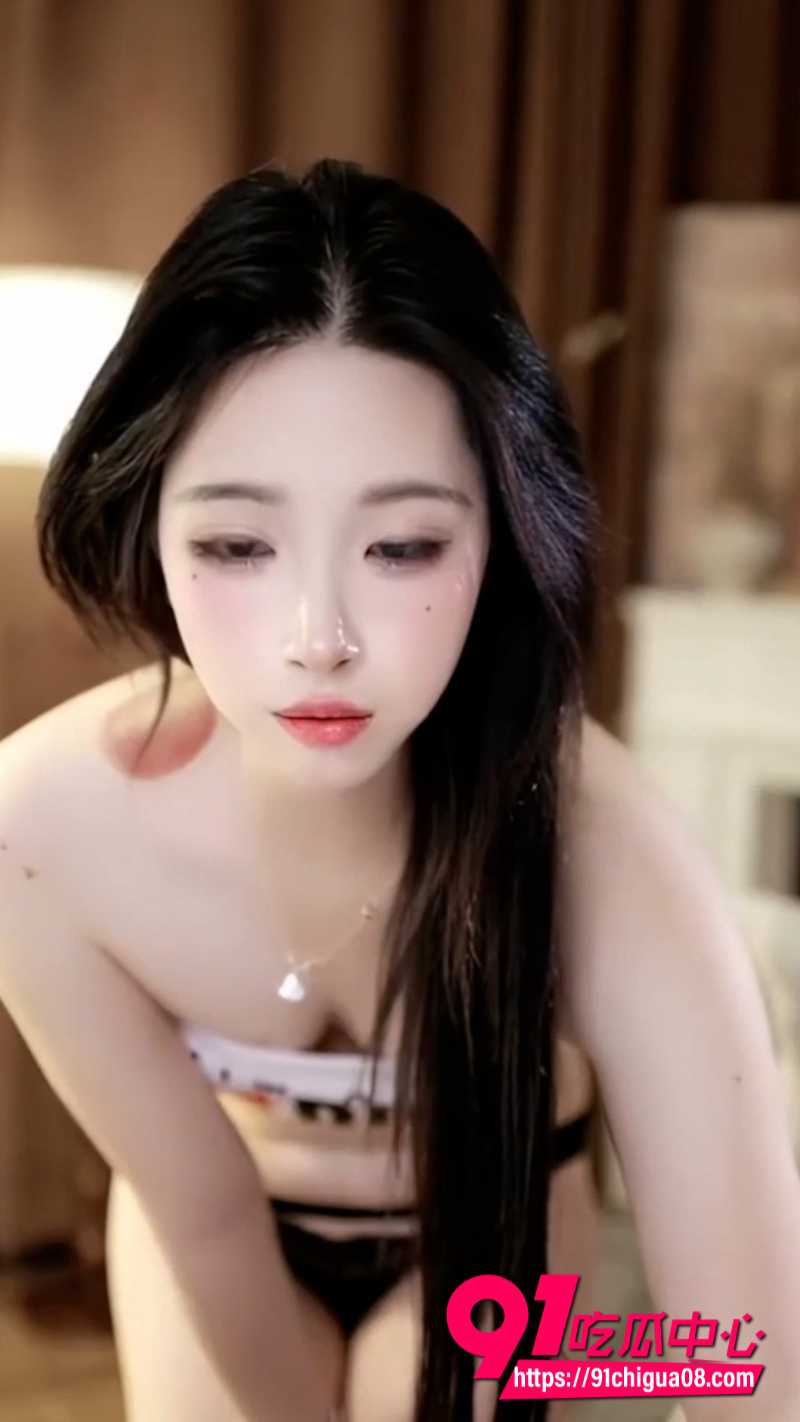 虎牙顶级美女阿美情趣丁字裤定制直播 罕见走光漏鲍瞬间太刺激了！