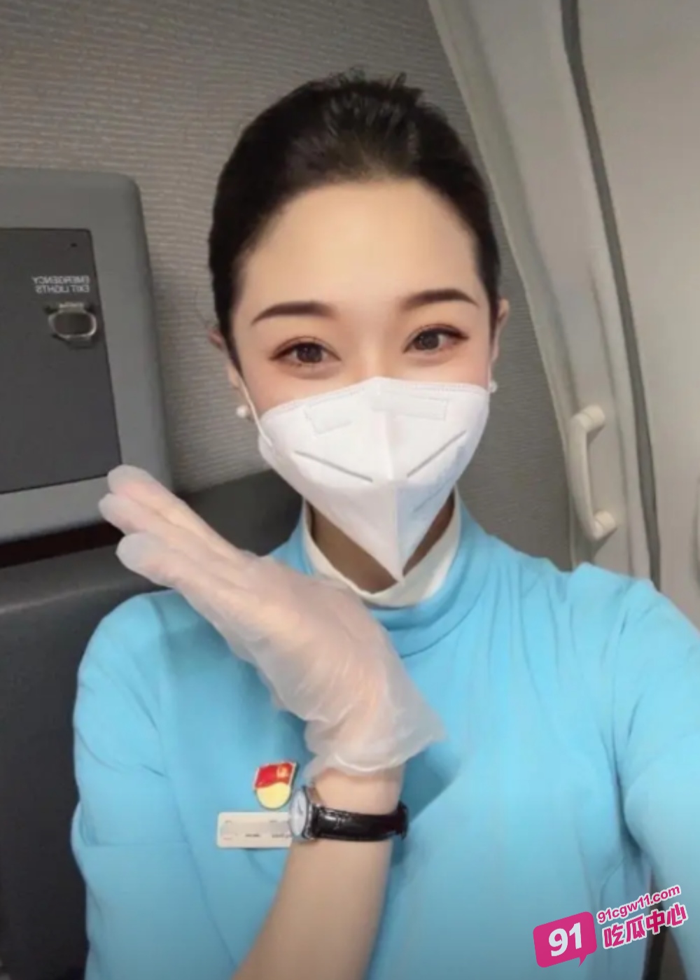 厦航空姐林迪云～被八块腹肌机长潜规则 机长酷爱舔逼爆发力惊人18cm次次抽插到底！ 配图