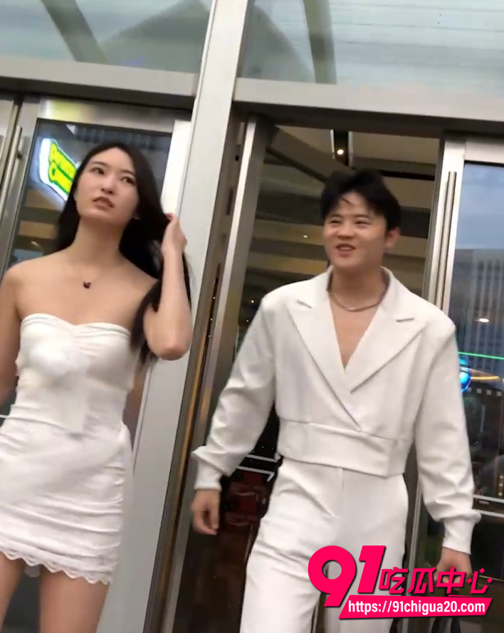 大神抄底极品美女裙底视频2 大神抄底极品美女裙底视频2