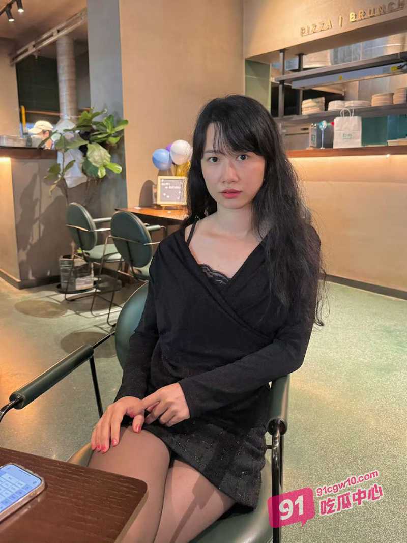 广东反差少妇林嘉玲 欲求不满寻金主爸爸爆操输出 反铐双手翘着肥臀后入抽插到发抖！ 配图