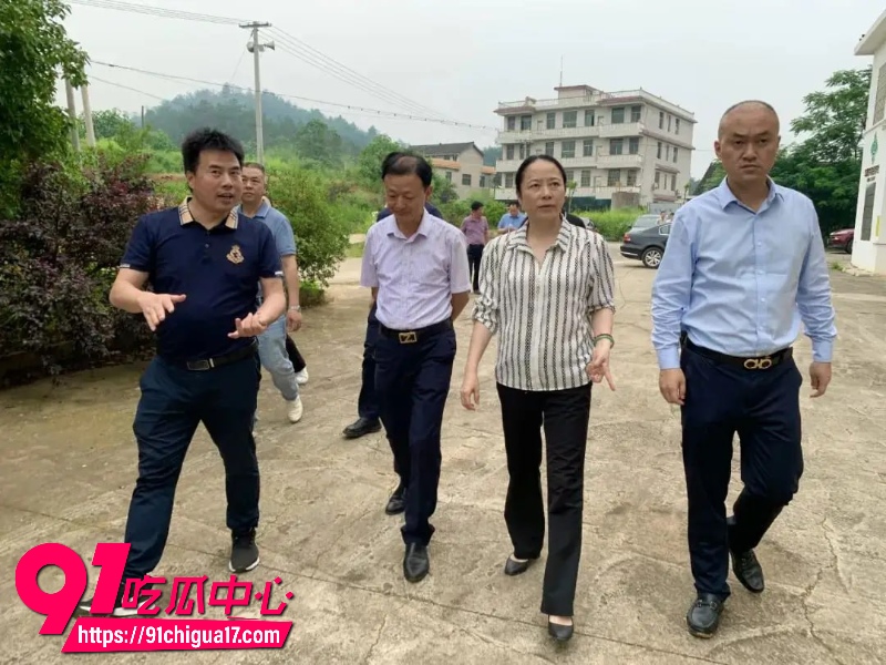 湖南省邵阳市副市长仇珂静因贪污落马曾经包养男模的黑历史曝光12 湖南省邵阳市副市长仇珂静因贪污落马曾经包养男模的黑历史曝光12