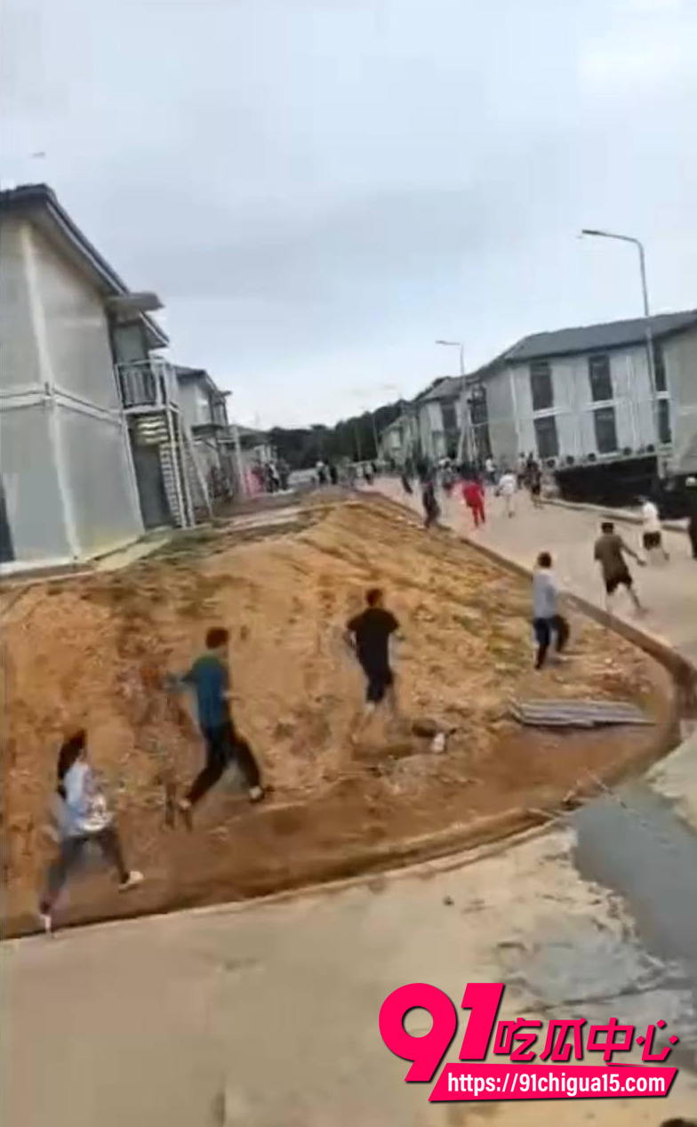 海外工地冲突工人逃离现场3