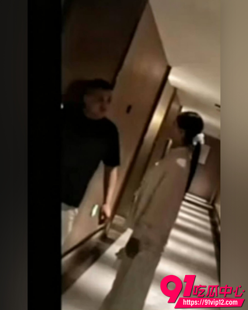 快手7000万粉情感博主清河李哥人设崩塌 与旗下女主播东方雪酒店开房视频被偷拍 尺度惊人!
