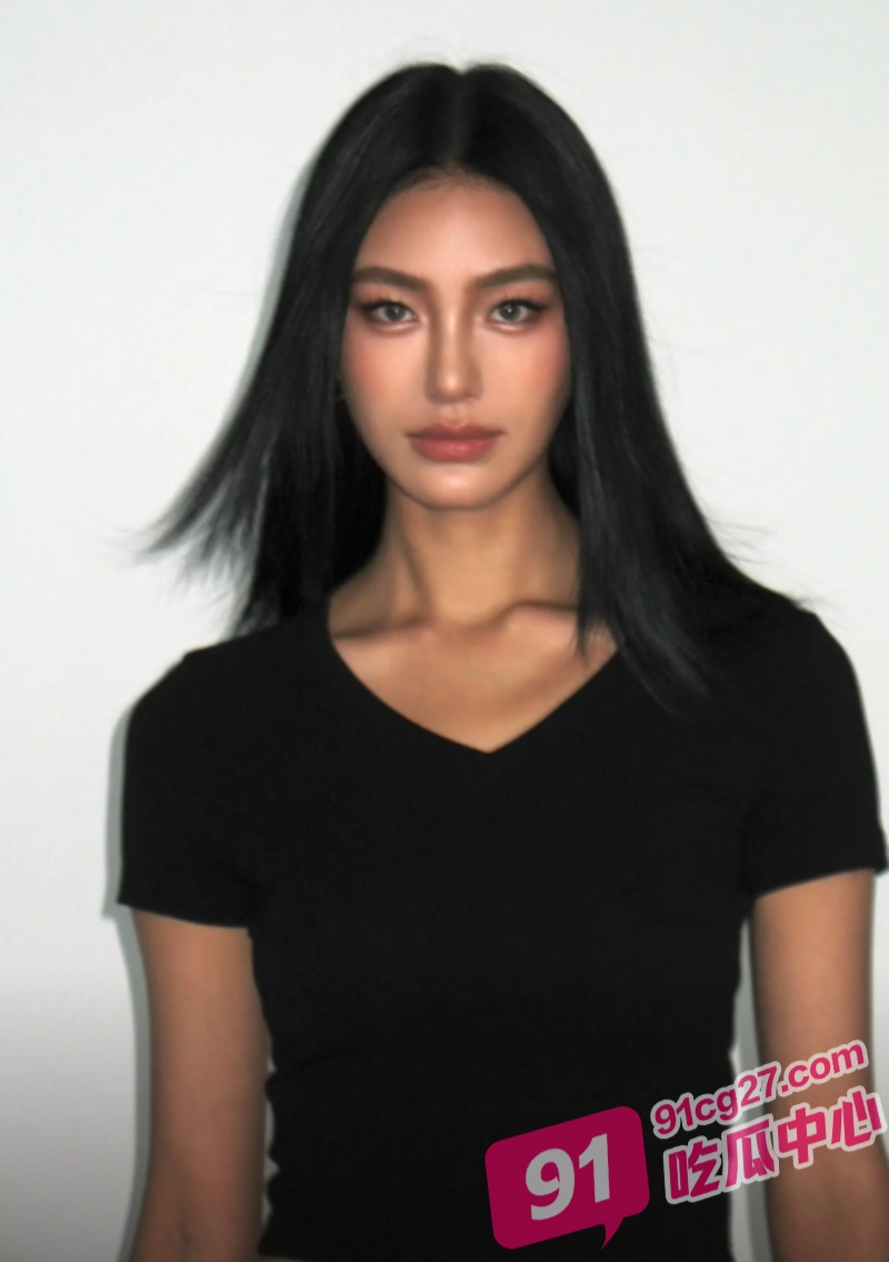 亚裔美女大战大屌黑爹 上位骑乘整根插入 被后入爆操到双腿颤抖！ 配图