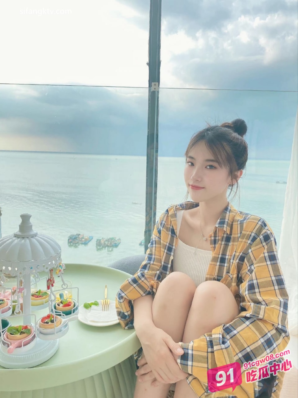 厦门甜美少女徐可化身床上淫娃！巨乳纤腰反差婊狂野性爱画面惹火眼球！ 配图