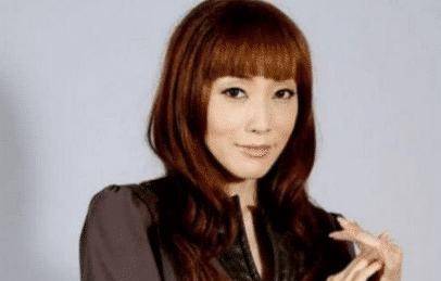 知名女星自爆多次被潜规则陪导演过夜 因对方站不起来才成功逃脱 圈内黑幕大曝光