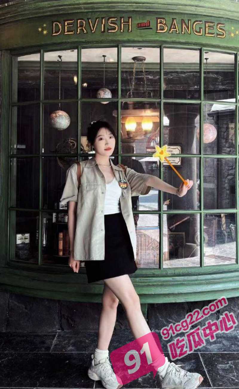 中秋佳节在餐桌上不止能吃月饼 还能品尝巨乳表妹 配图