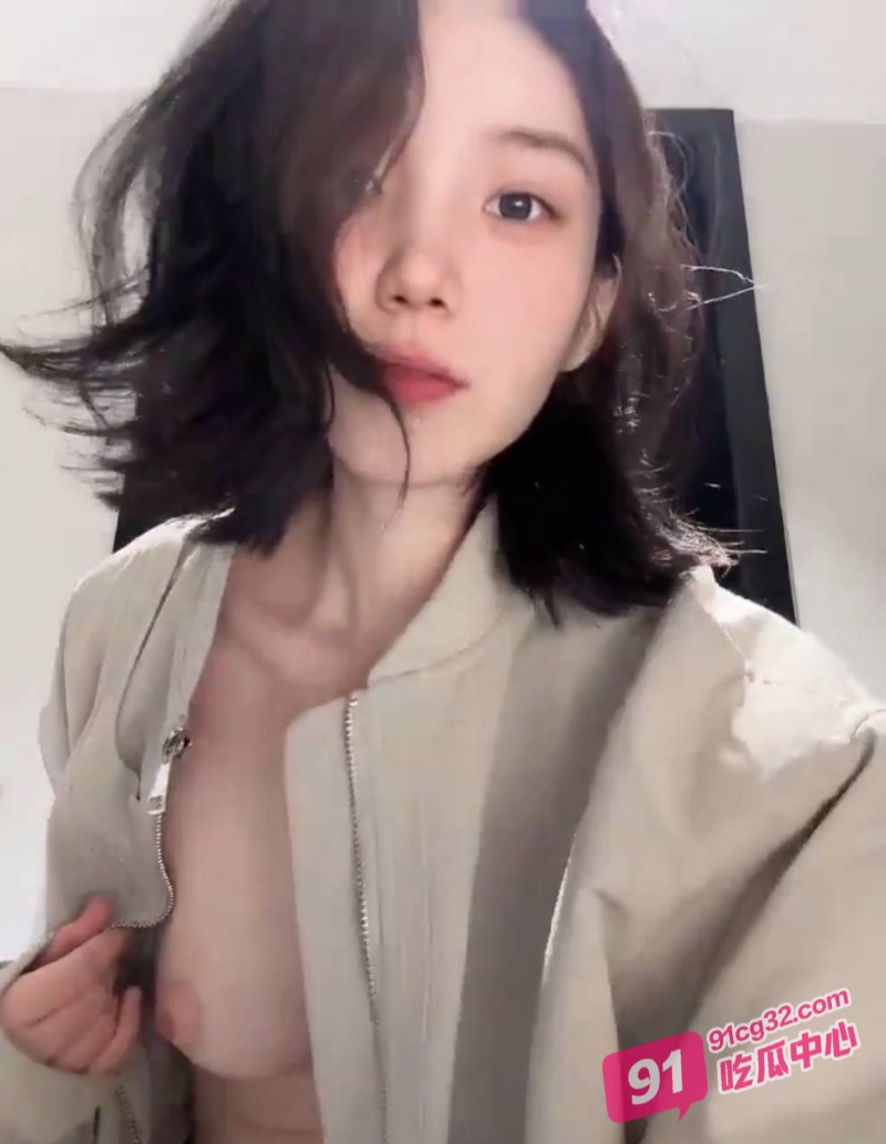 广州高颜值反差网瘾少女 陈敏仪 与男友的性爱自拍泄密 嫩鲍超级粉！ 配图5