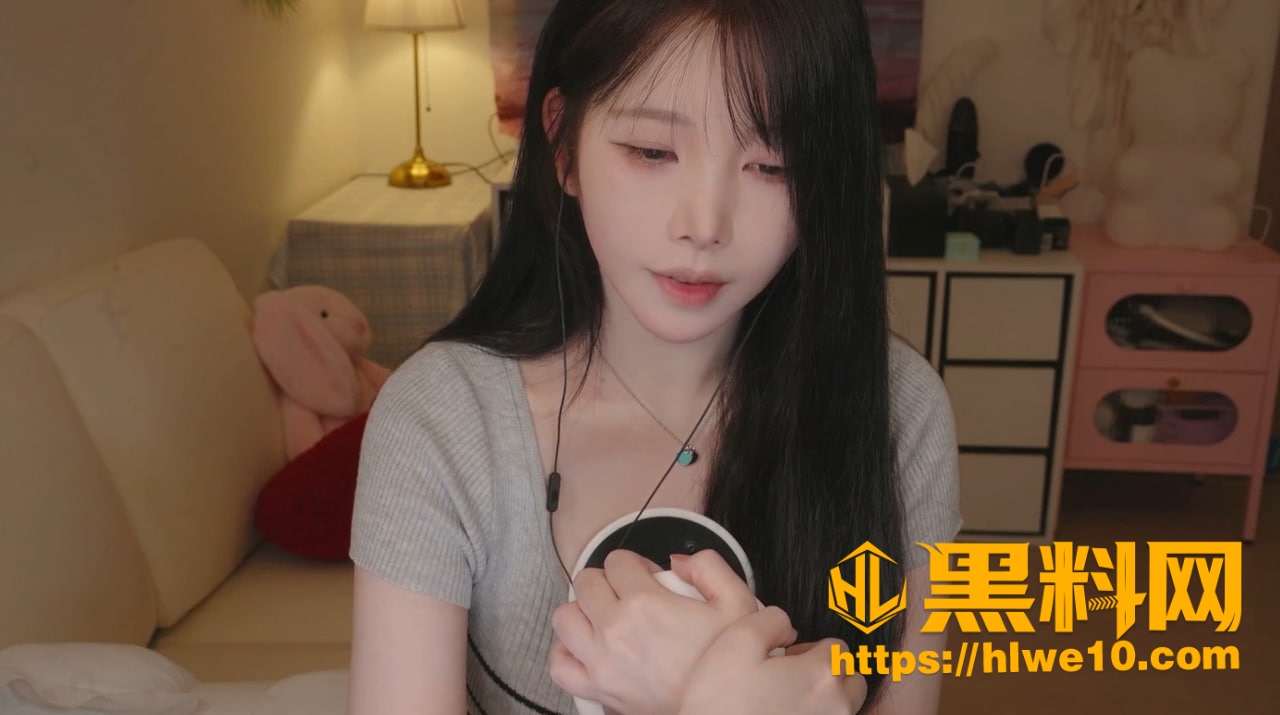 ASMR高颜值博主 Yoonying 耳朵舔舐芦荟胶按摩 最新直播声控福利太治愈