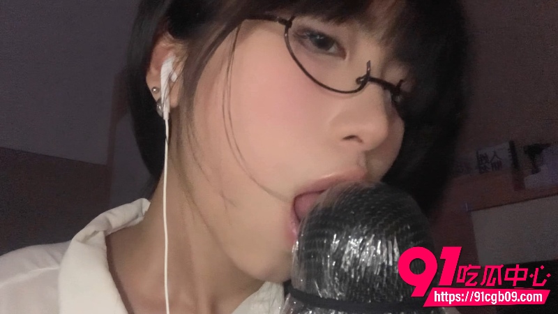 超反差眼镜少女 小0觉觉猪9