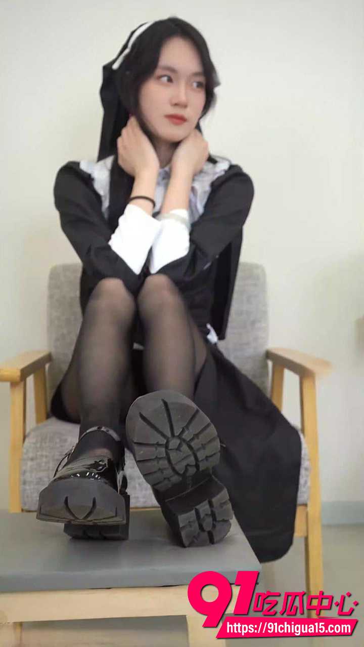 黑丝修女禁欲反差诱惑炸裂3
