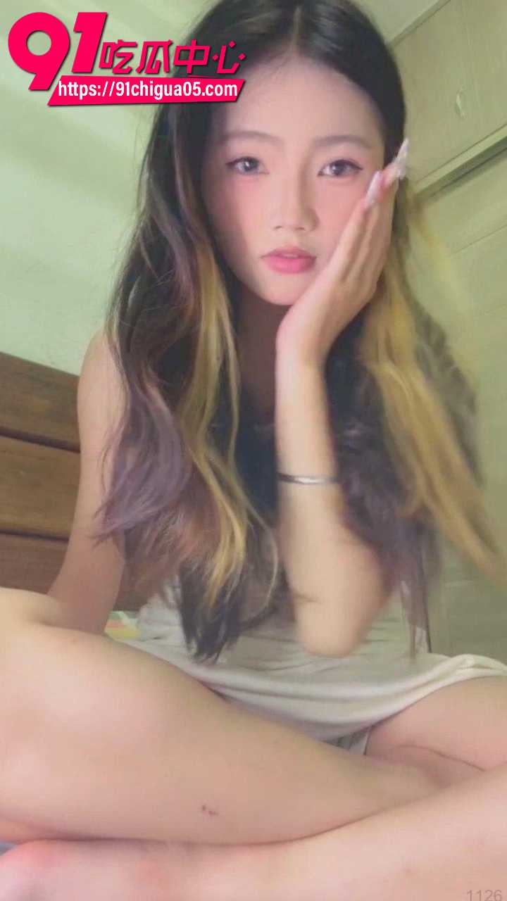 全网最火眼镜妹困困兔自慰4