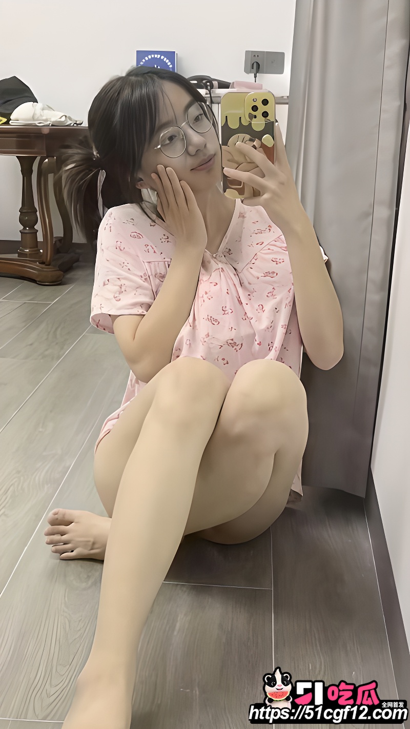 高颜值眼镜妹 孔梦妍 1